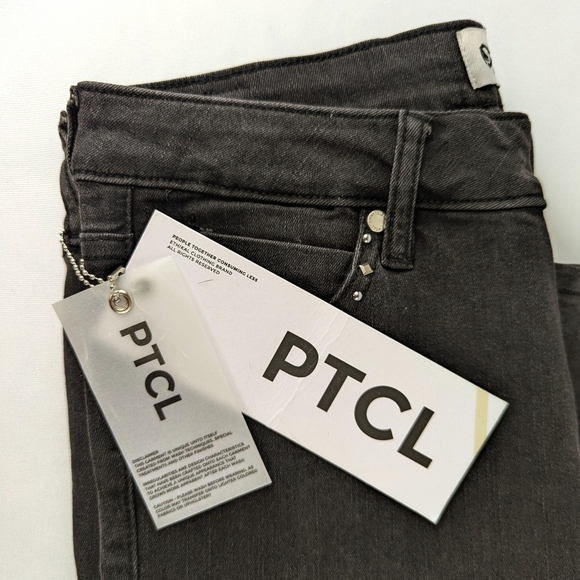 PTCL Studded Flare Leg Jeans Midrise Stretch Denim 33" Inseam Black Wash 28 NWT - Picture 5 of 15